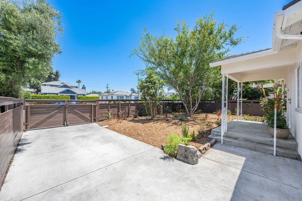 3 bedroom Los Angeles home for sale